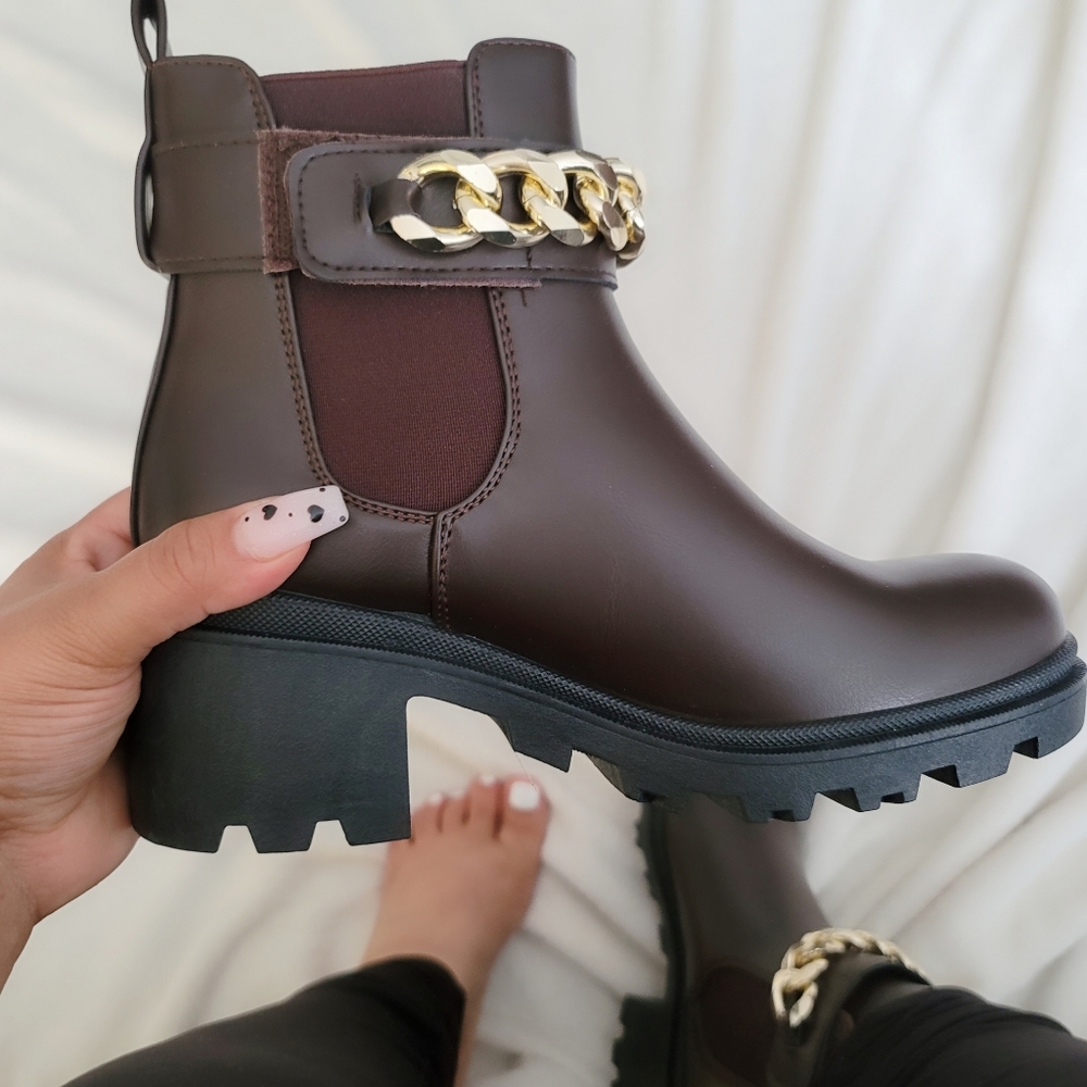 🥰BEST SELLER 🥰 Gabrielle Brown Chain boots - Picture 4 of 7